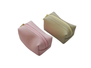 NECESSAIRE TUBINHO PRADA...